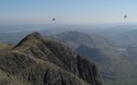 Jachtvliegtuigen boven de Langdale Pikes