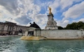 Buckingham Palace: Victoria Memorial