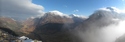 De zon komt tevoorschijn over Glen Nevis