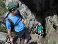 David en Konrad komen uit de tunnel