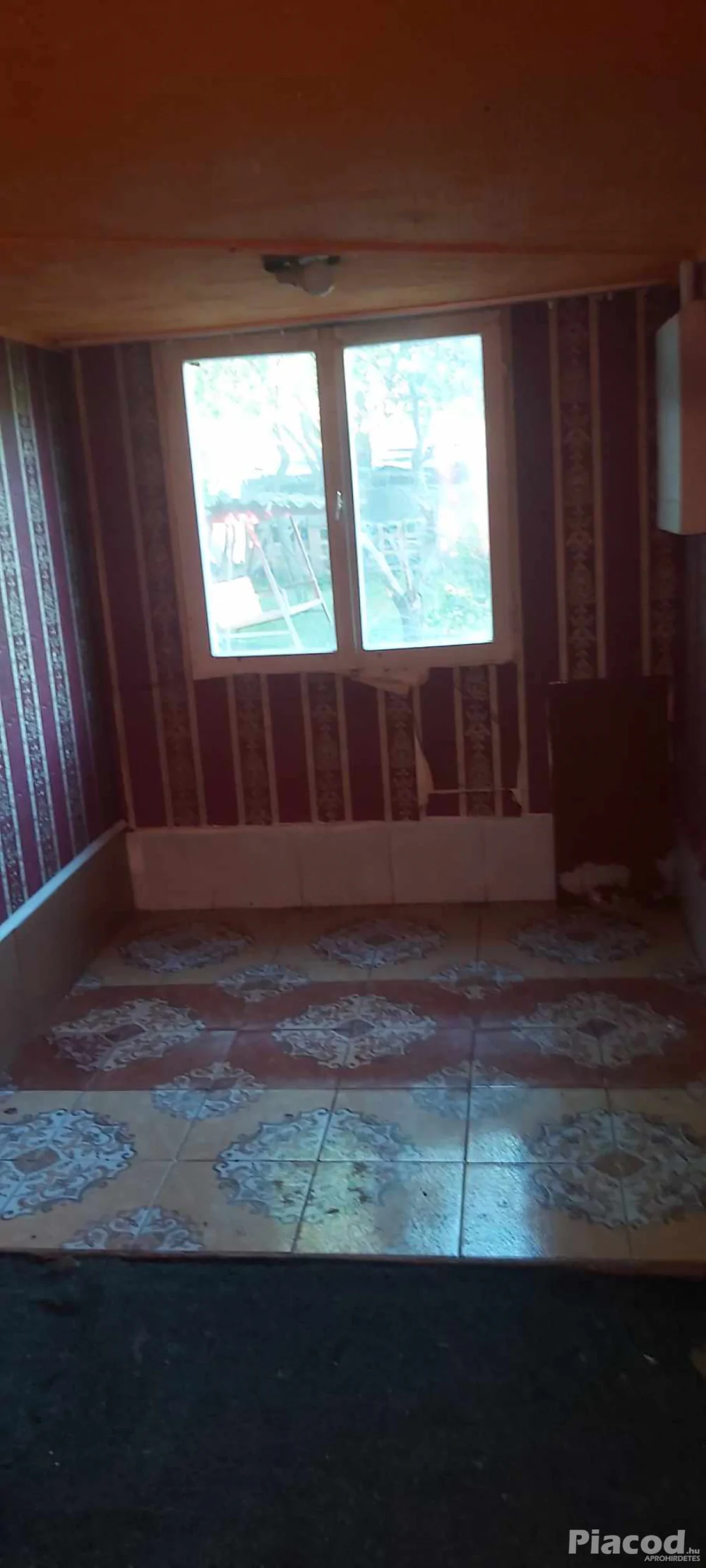 Pilisen tégla ház eladó nagy kerttel