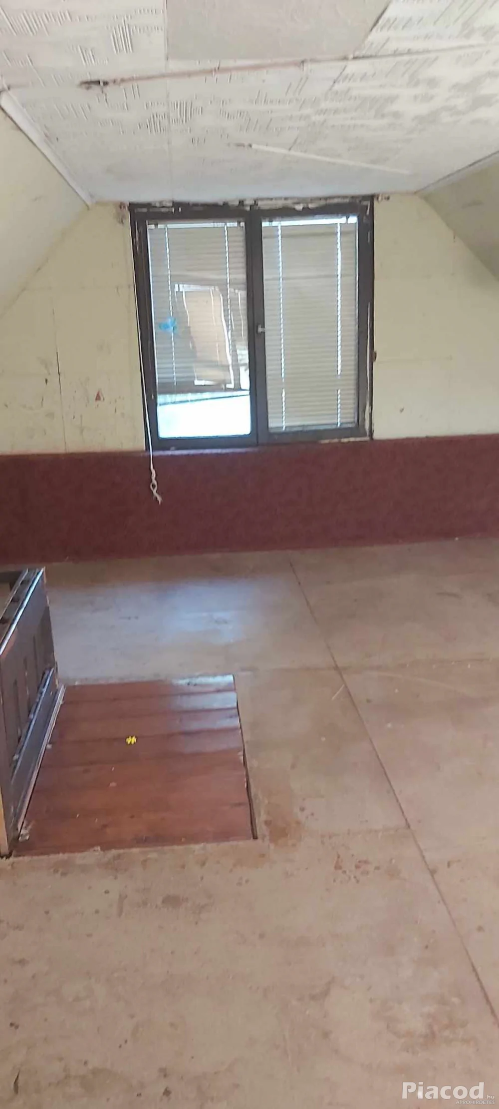 Pilisen tégla ház eladó nagy kerttel