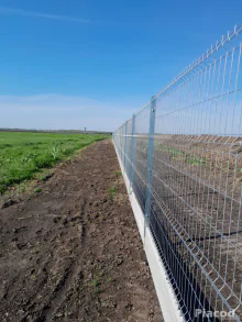 Drótfonat, vadháló, drótháló, drótkerítés, oszlop, kapu, kerítésépítés