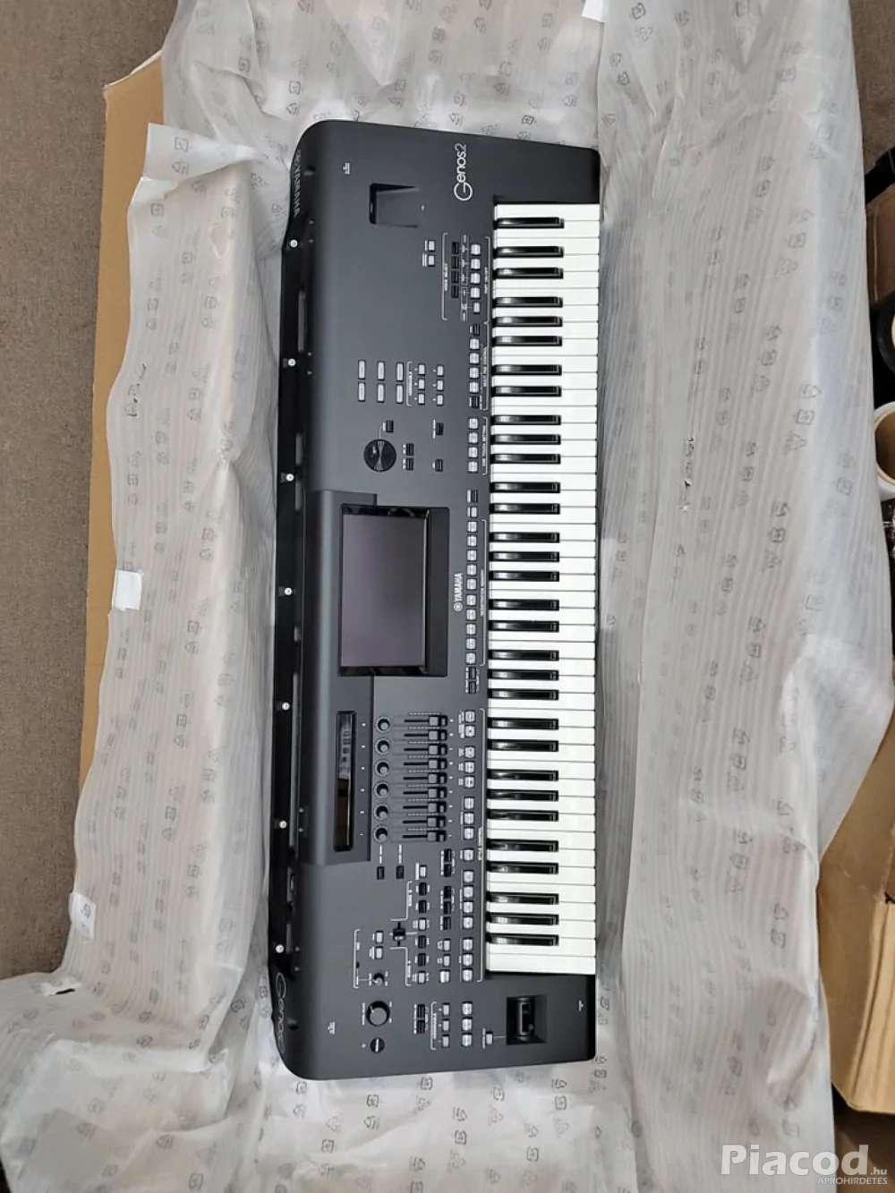 Yamaha Genos2 76-key, Yamaha Genos , Yamaha Tyros5 76-Key , Yamaha PSR-A5000 , Yamaha PSR-SX900,  Yamaha Montage 8 ,  Korg Pa5X, Korg Pa4X, Korg Pa4X MG2 Edition , Korg Pa3X , Korg Pa1000 MG Edition, Korg PA-1000,  Korg Kronos2 , Roland FANTOM-8 - Kép 3