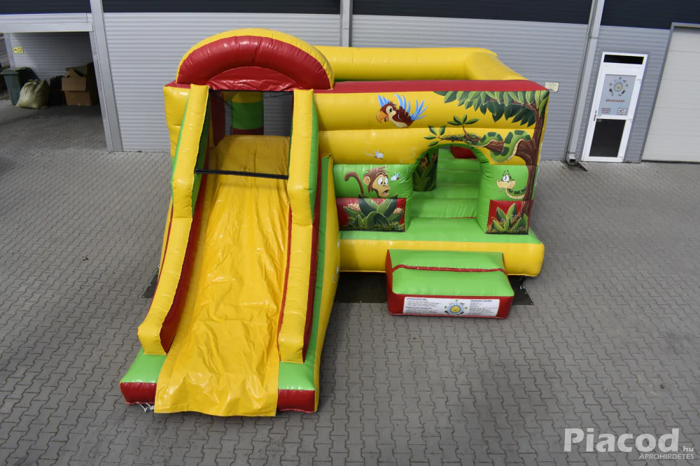 Eladó Dzsungel Csúszdás Ugráló (Légvár)