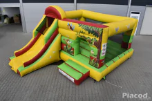 Eladó Dzsungel Csúszdás Ugráló (Légvár)