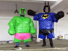 Eladó Batman és Hulk Szumó (Légvár)