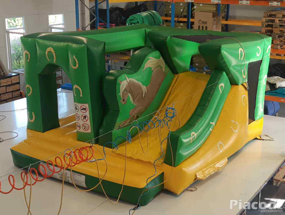 Eladó Lovas Csúszdás Ugráló (Légvár)