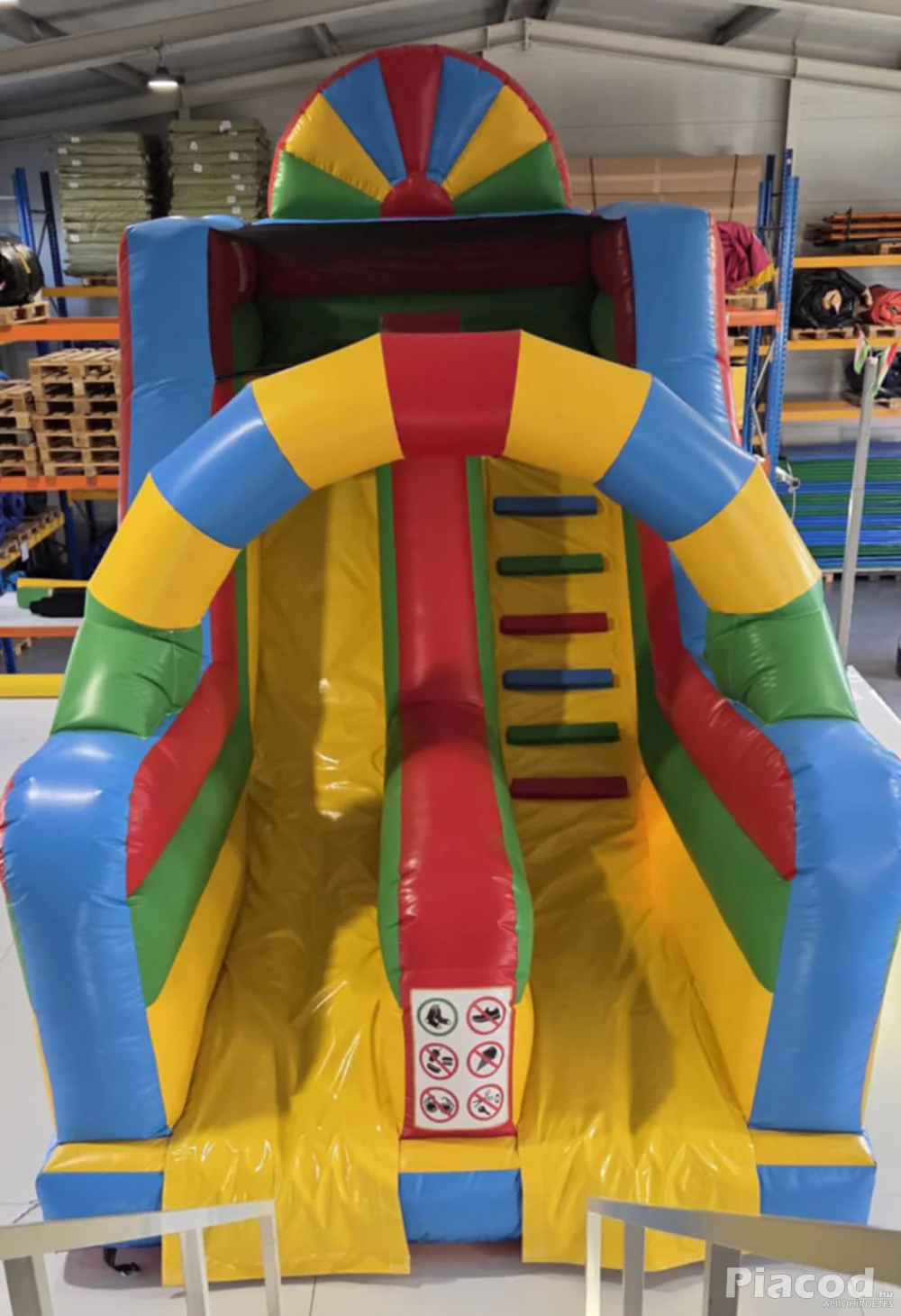 Eladó Szivárványos Csúszda (Légvár)