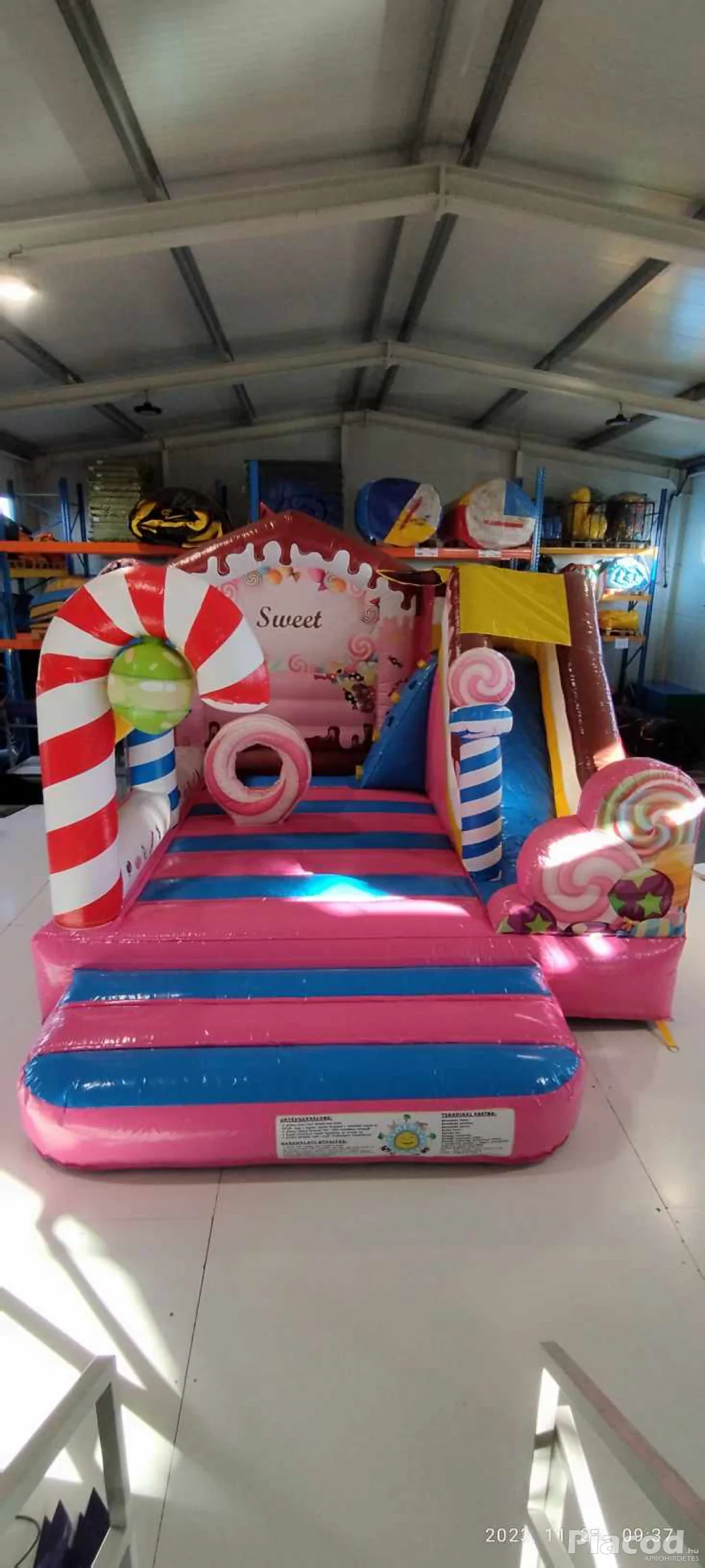 Eladó Candy Csúszdás Ugráló (Légvár)