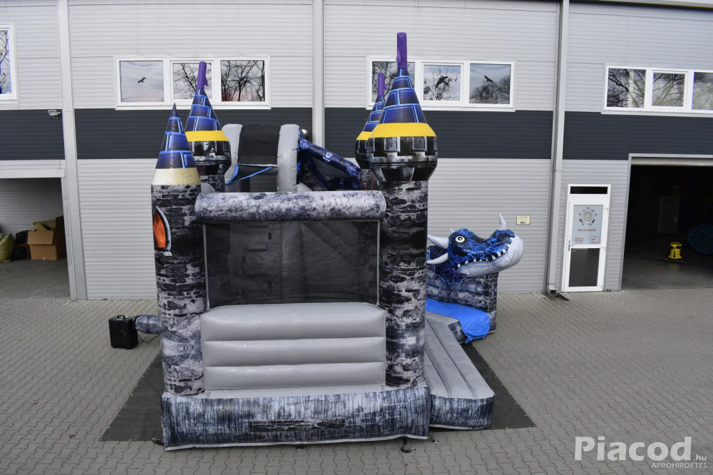Eladó Blue Dragon Csúszdás Ugráló (Légvár)