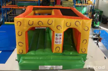 Eladó Lovas Csúszdás Ugráló (Légvár)