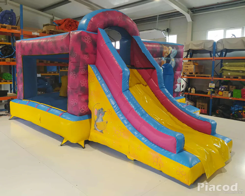 Eladó Cicás Csúszdás Ugráló