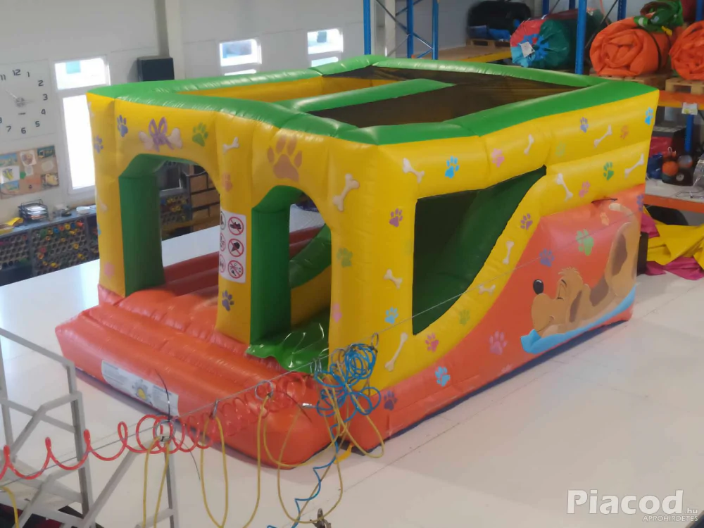 Bérelhető Kutyás Csúszdás Ugráló