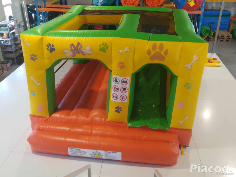 Bérelhető Kutyás Csúszdás Ugráló