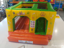 Bérelhető Kutyás Csúszdás Ugráló