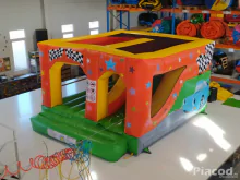 Bérelhető Autós Csúszdás Ugráló