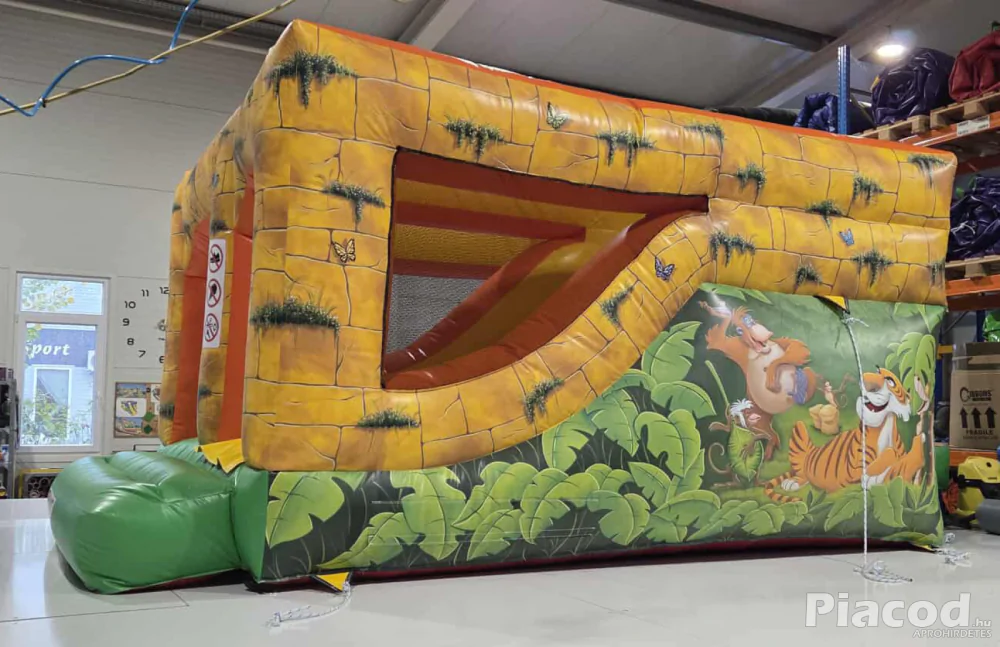 Eladó Mini Dzsungel Csúszdás Ugráló