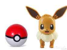 Pokemon labdába zárható Eevee figura 10 cm