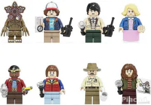 8 db-os Stranger Things mini figura szett