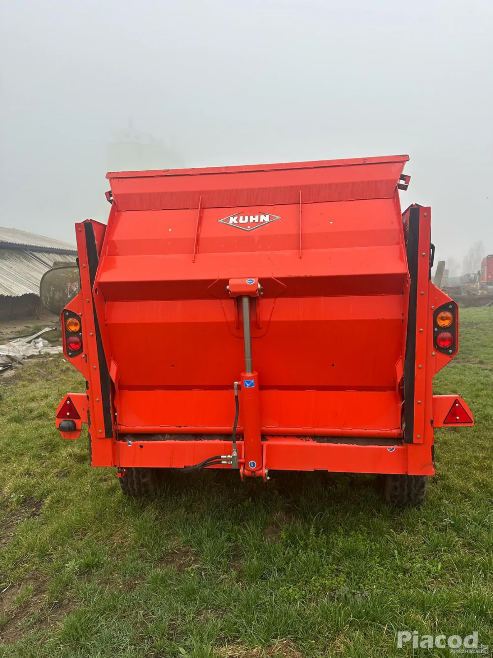 KUHN PRIMOR PRI4260 bálaaprító