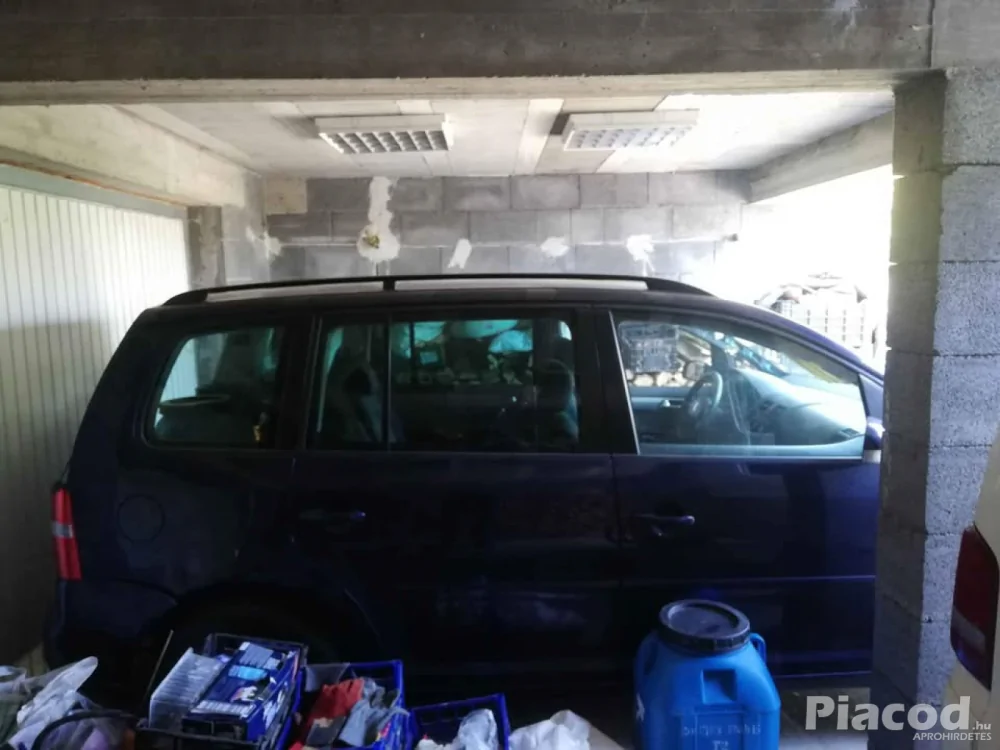 Motorhibás touran
