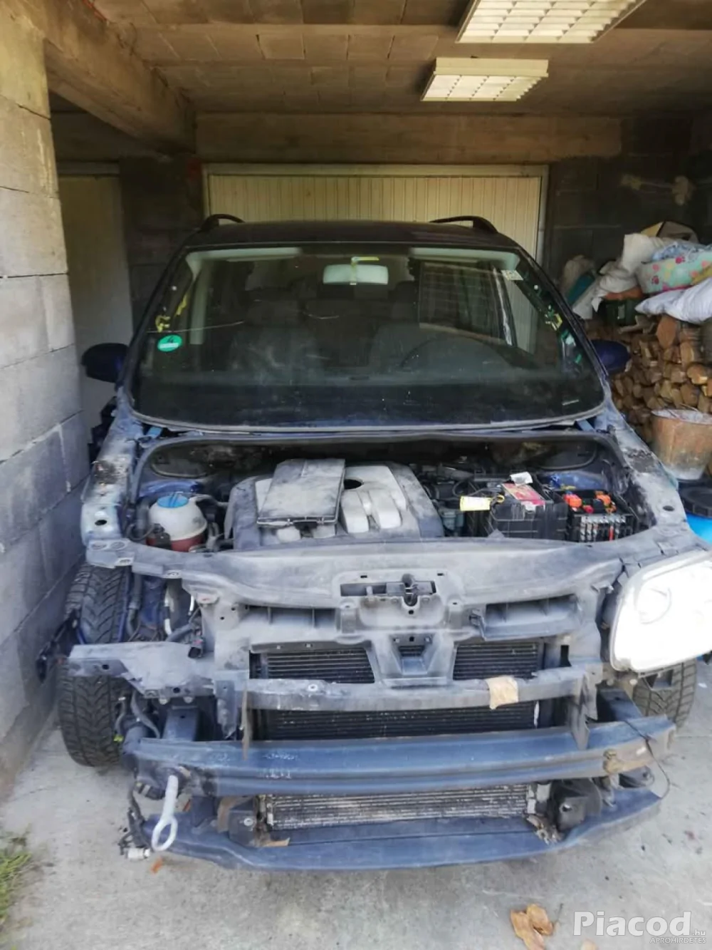 Motorhibás touran