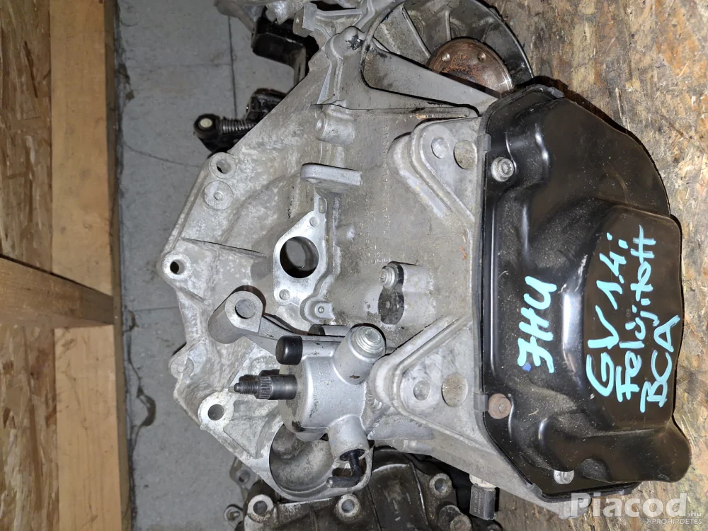 Golf5 1.4i felújított 5seb kézi 6hógari 180.000.-  HIRDET15