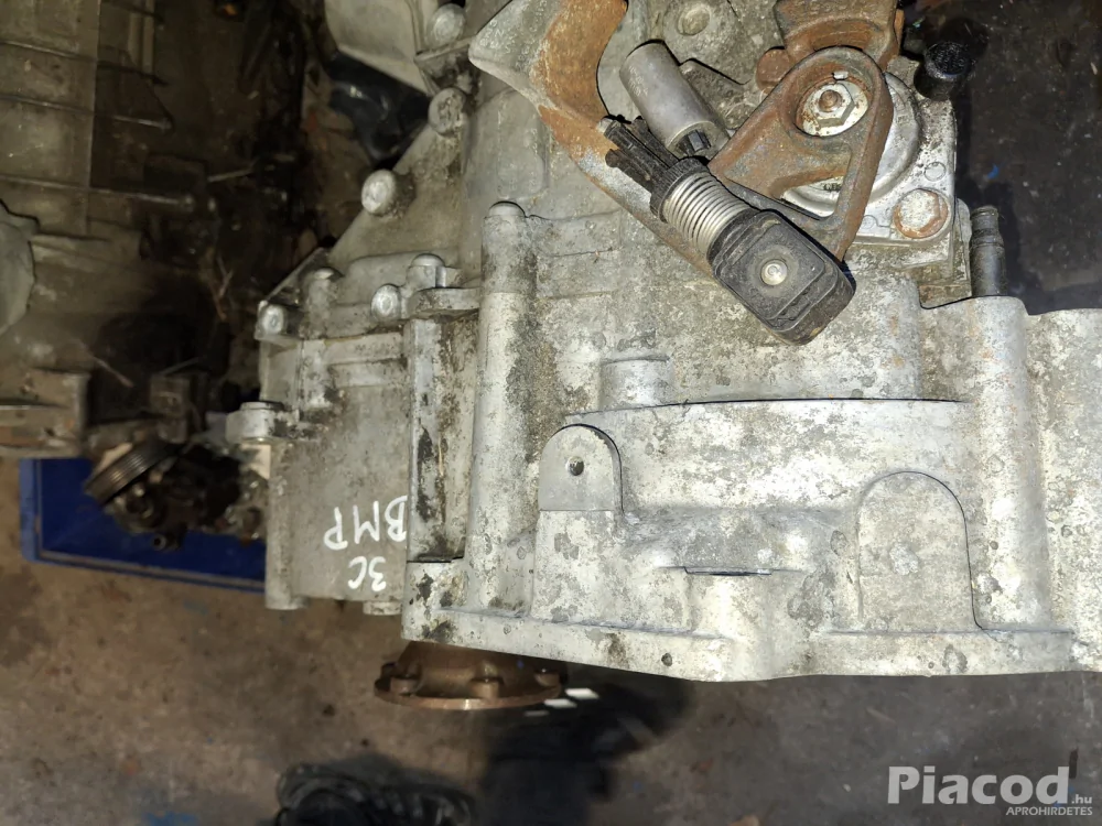 VW passat golf5 A3 6seb kézi 2.0TDI dizel 140.000.- HIRDET21