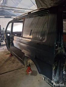 volkswagen T5 2008évjárat caravell alkatrészei bontásból eladók