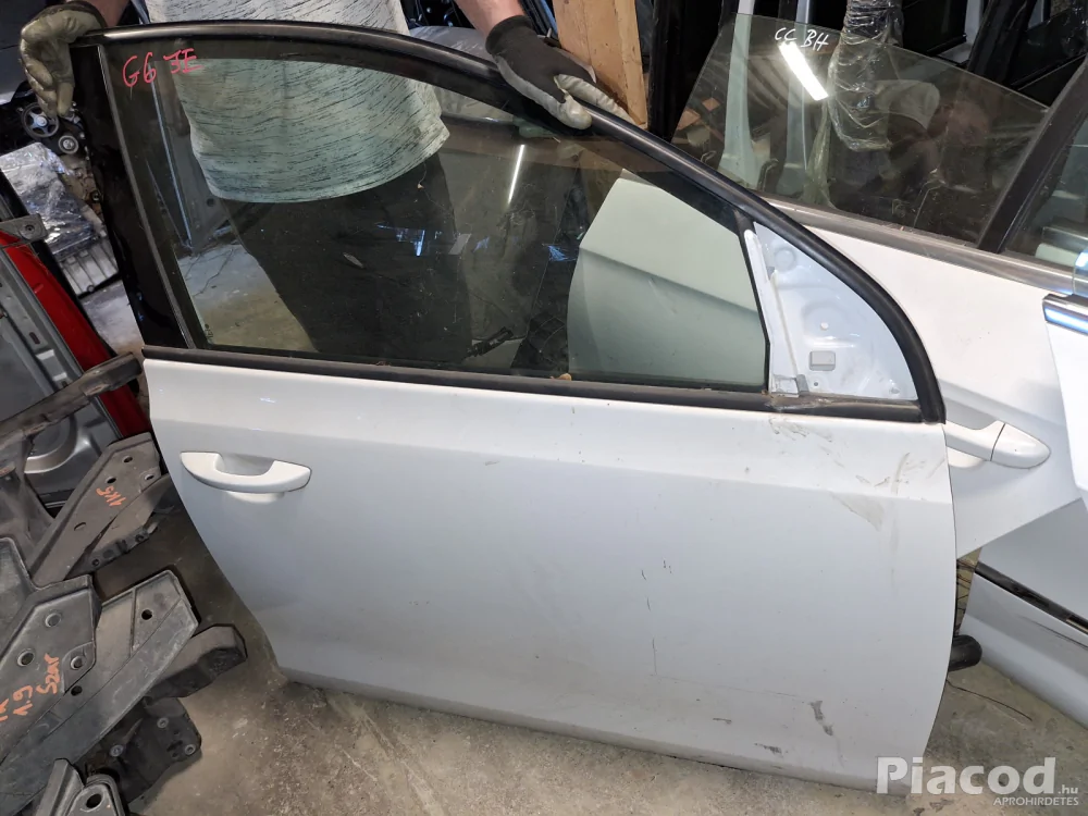 Golf6 5ajtós 2009-2014évjárat jobb oldali van csak 60.000.-