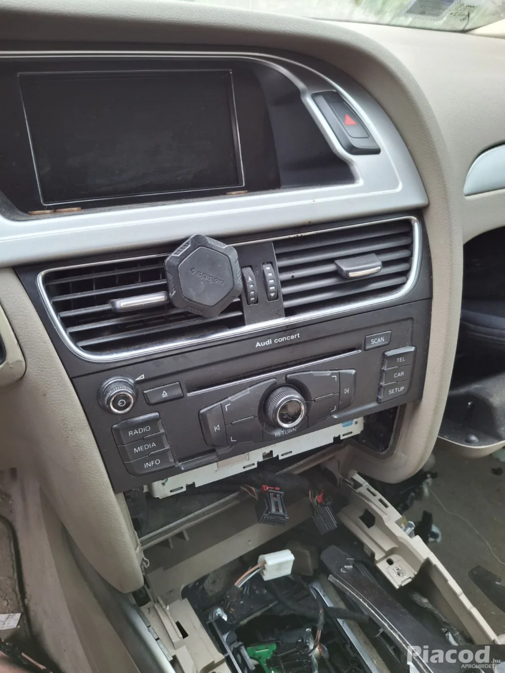 Audi A4 2010 combi, motor 400ezerft, váltó felújított