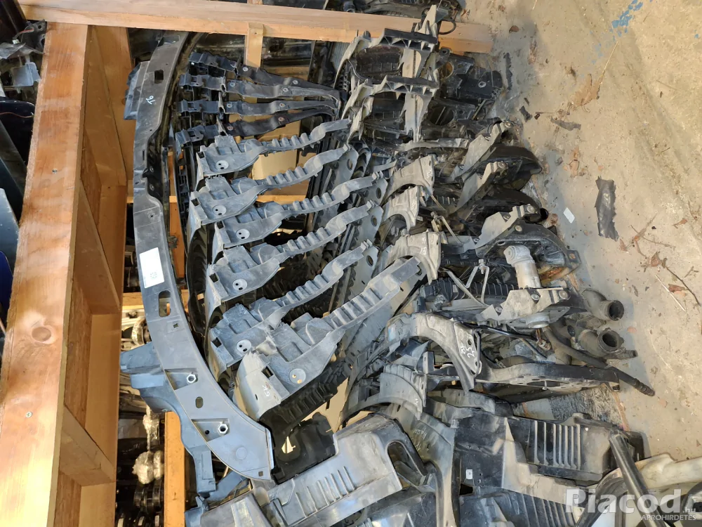 2000évjtól Audi VW homlokfalak minden típushoz 25-50e