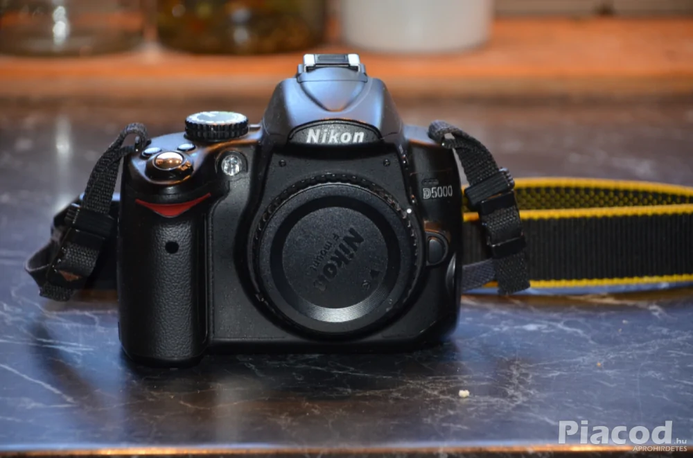 Eladó Nikon D5000 fényképezőgép