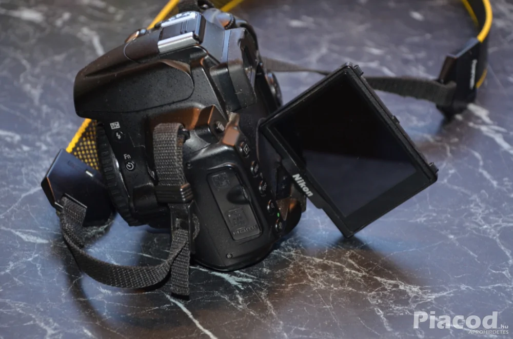 Eladó Nikon D5000 fényképezőgép