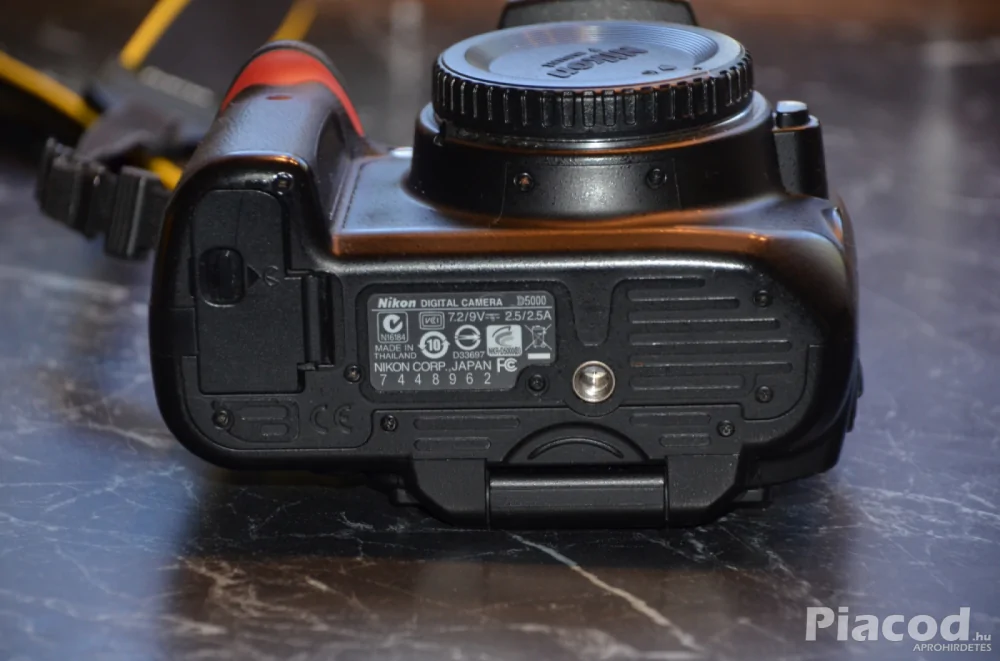 Eladó Nikon D5000 fényképezőgép