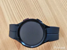 Samsung Galaxy Watch5 PRO okosóra vezetéknélküli töltővel