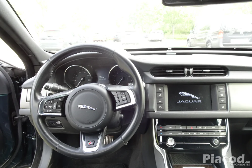 Jaguar XF S AWD Limuzin Modellcode x260
