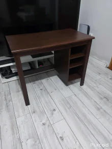 Keveset használt wenge\sötétbarna színű 3 polcos íróasztal