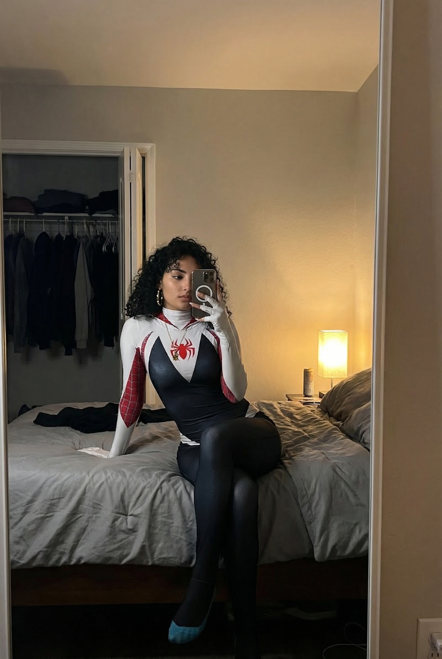 Cozy Gwen: Mirror Selfie Glow