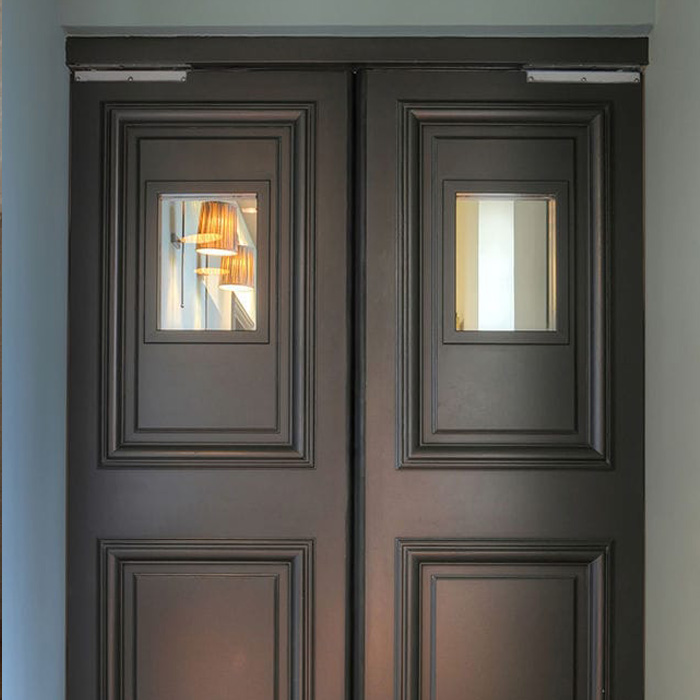 Маятниковые двери