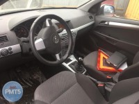 OPEL ASTRA H 2010 for parts, 385RU-2