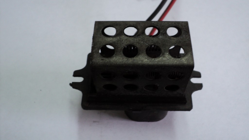 реле вентилятора дастер 2. 6. рено сценик 1 реле печки. реле вентилятора печки рено меган 2. разъем резистора вентилятора охлаждения рено.