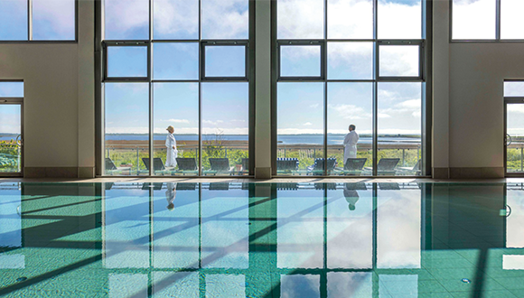 TUI BLUE Sylt Pool 580x330