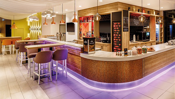 Holiday Inn Düsseldorf Toulouser Allee Bar 580x330