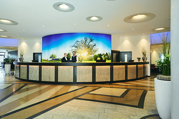 Sauerland Stern Hotel Empfang 580x330