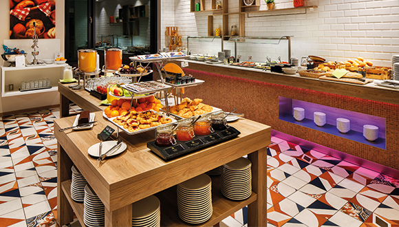 Holiday Inn Düsseldorf Toulouser Allee Frühstück 580x330
