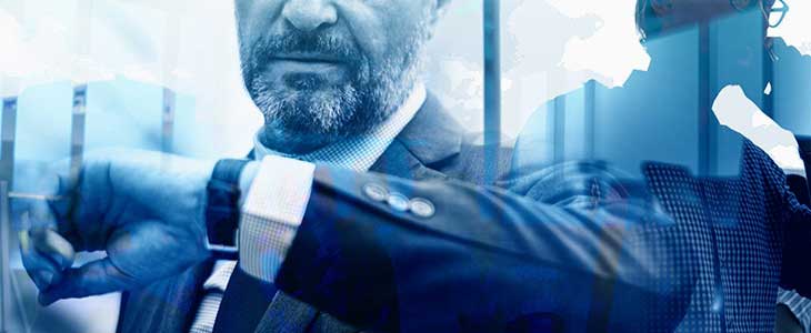 730x200 - Uhr im Blick - Arm und Gesichtsanschnitt