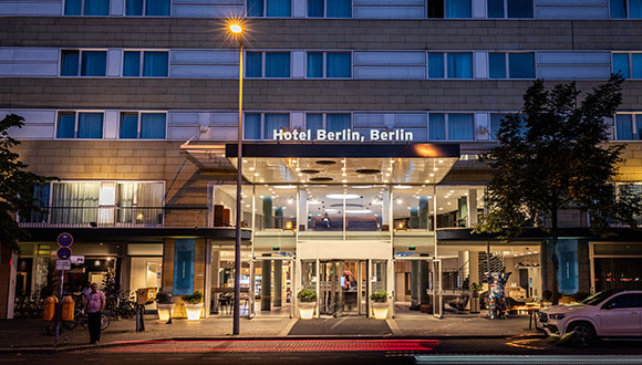 Hotel Berlin Berlin Aussenansicht Abends