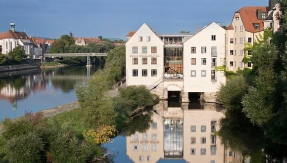 Sorat Insel-Hotel Regensburg Aussenansicht